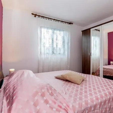 Apartman Vinez By Interhome *
