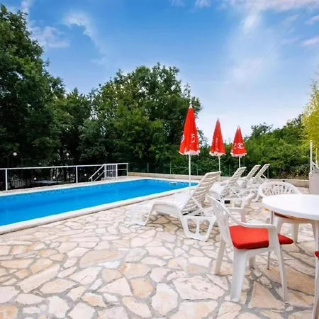 Apartman Vinez By Interhome